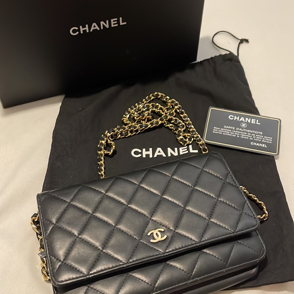 Chanel Wallet on Chain (WOC)